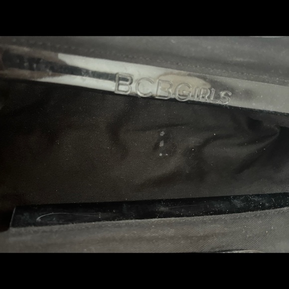 BCBGirls 🔥final sale 🔥⭐️handbag. Pretty flowers. - Picture 3 of 4